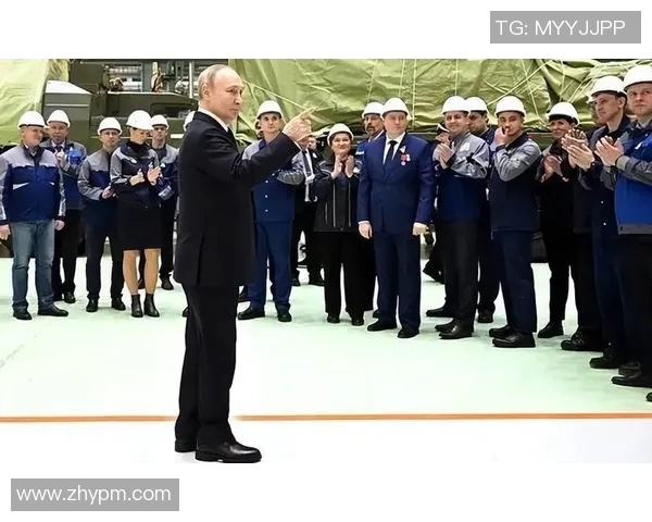 普京与足球明星亲密合影展现体育精神与国际友谊的美好瞬间