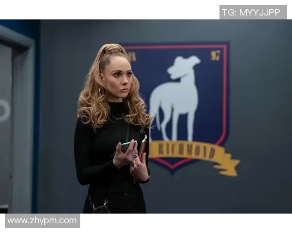 美剧中女扮男装的足球明星如何颠覆传统性别角色与体育文化